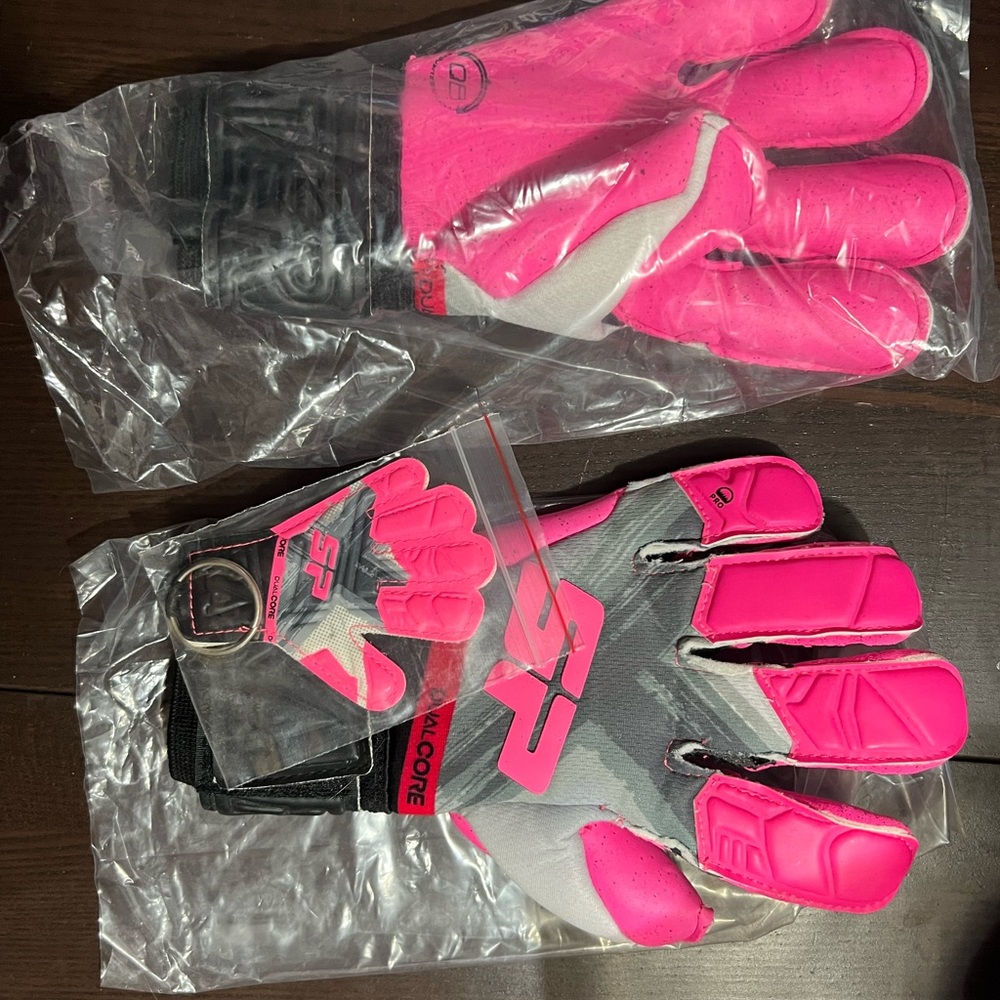 Goalkeeper gloves